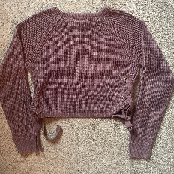 Tilly’s pink/purple cropped sweater with ties in the side size large - Picture 2 of 2